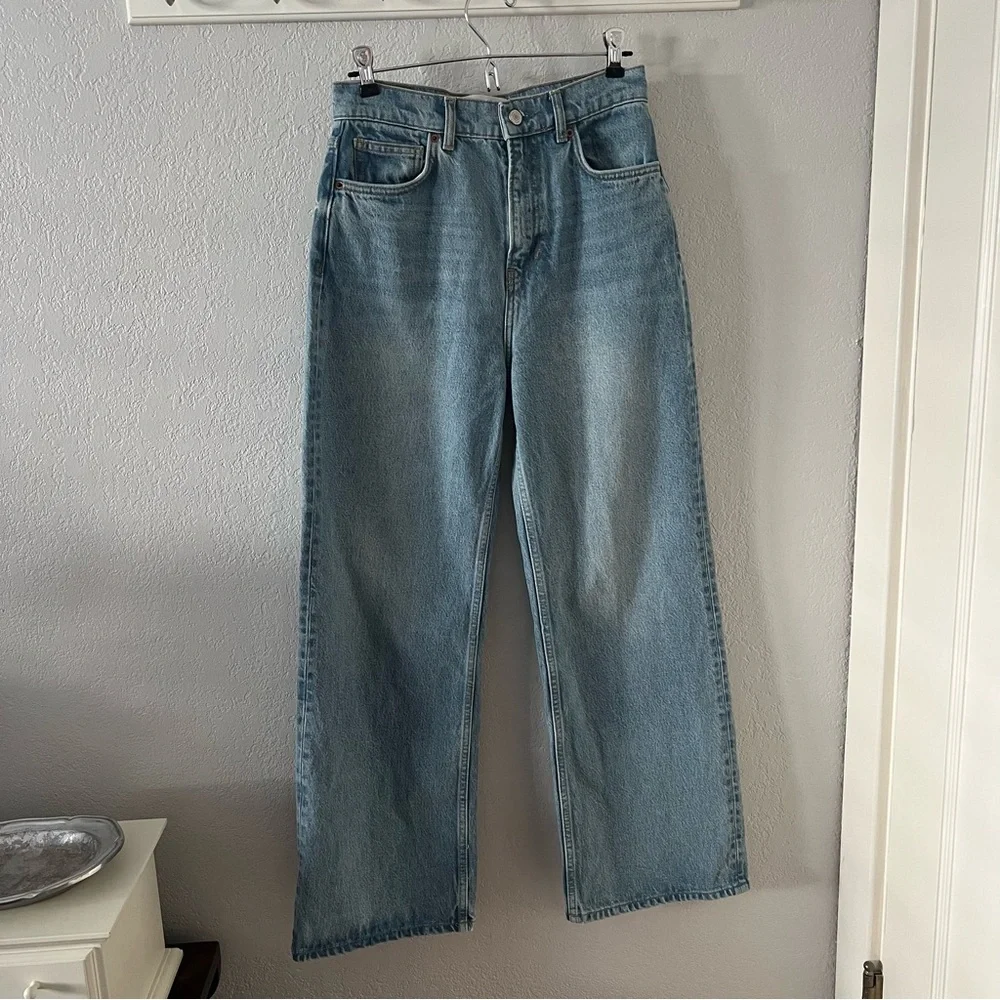 Reformation Wilder High Rise Wide Leg Cropped Jeans in Dillon Wash - Picture 3 of 10